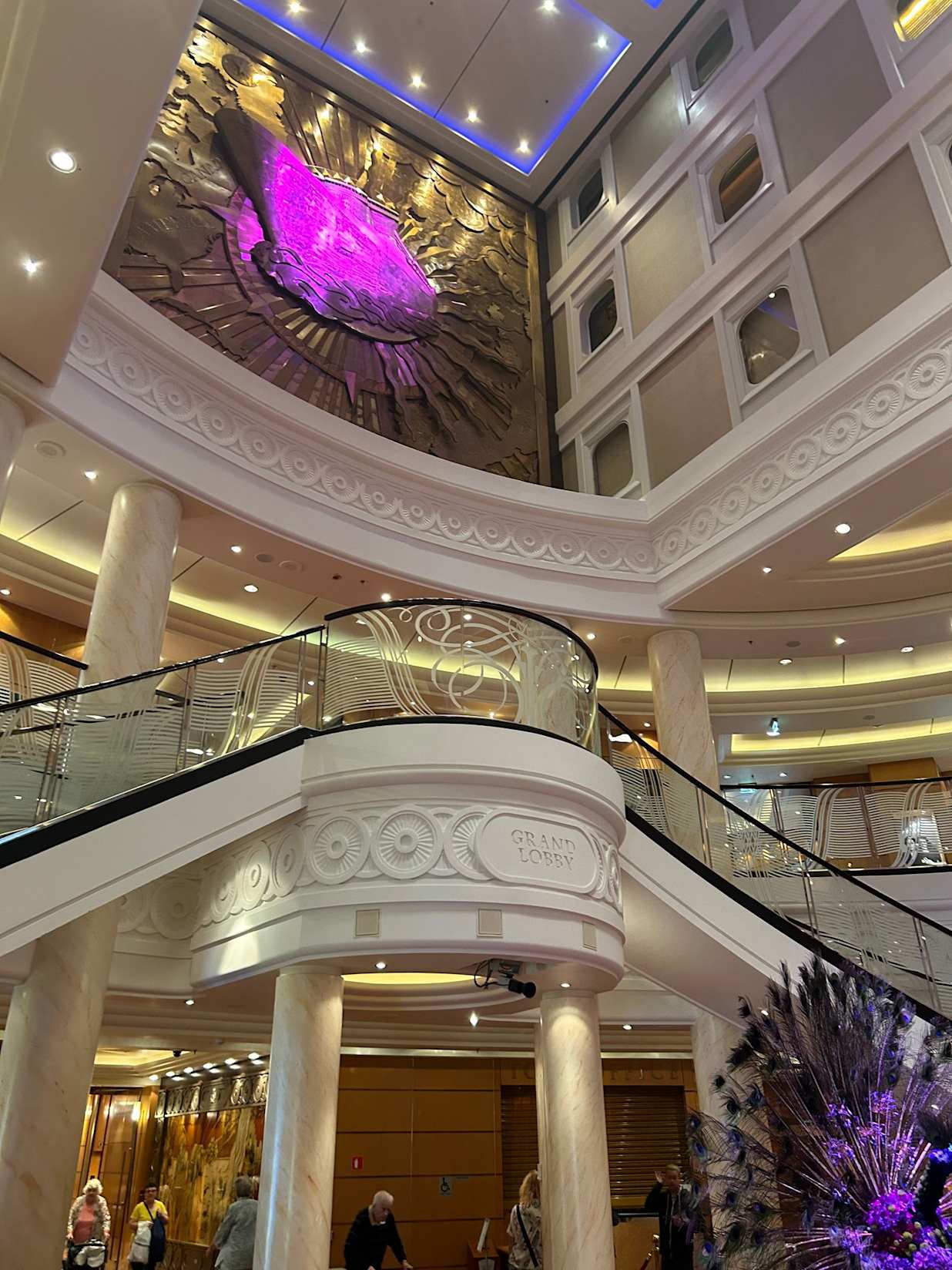 Queen Mary 2 atrium